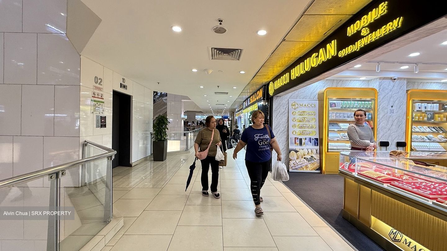 Lucky Plaza (D9), Retail #480160781